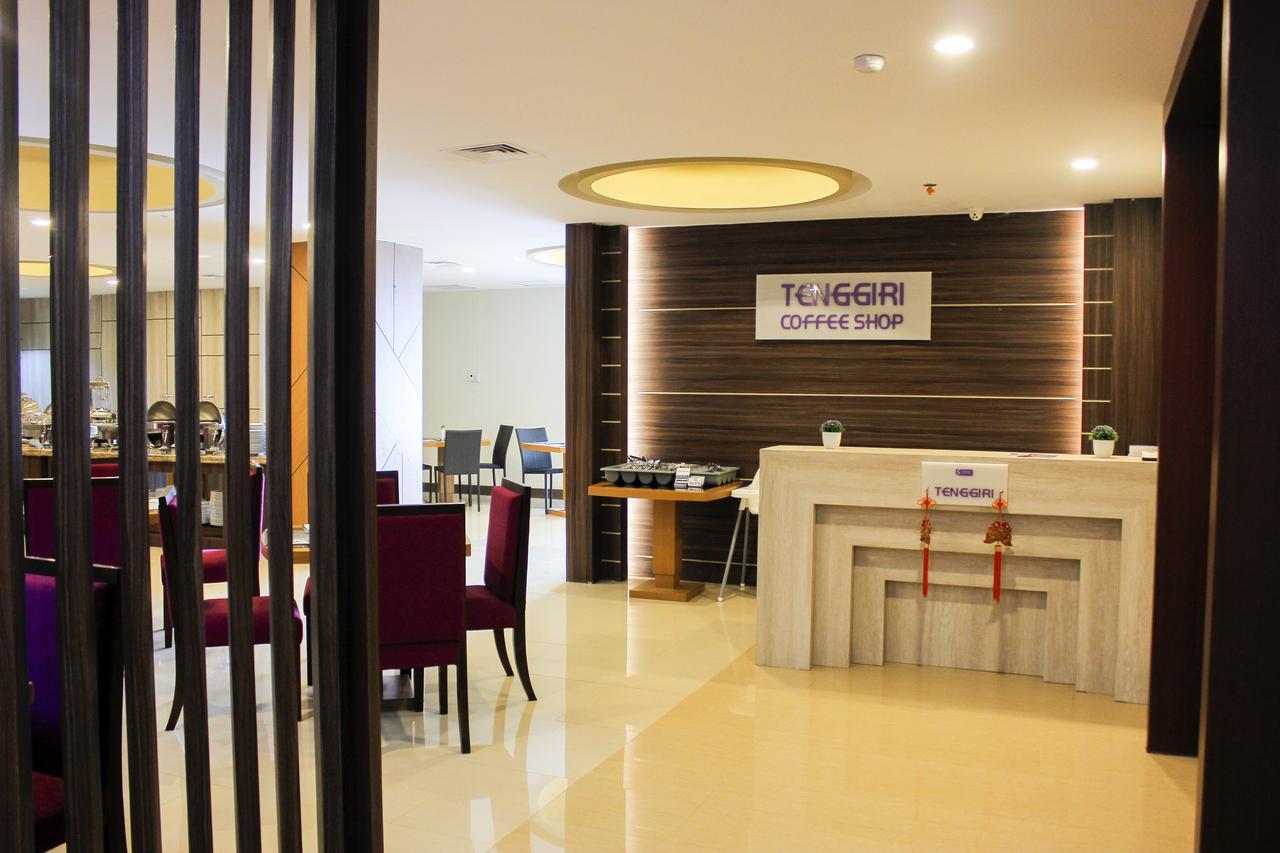 S-One Hotel Palembang Exteriör bild