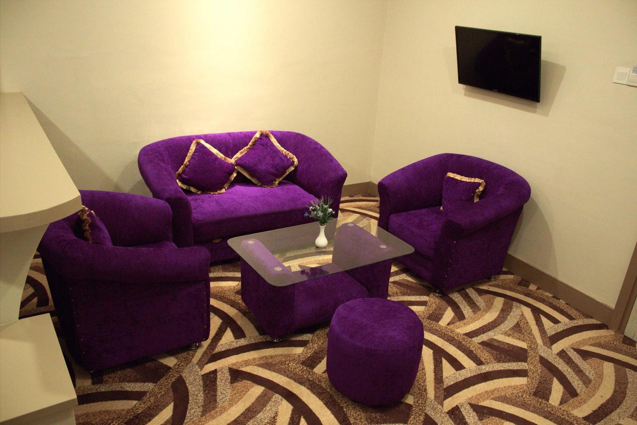 S-One Hotel Palembang Exteriör bild